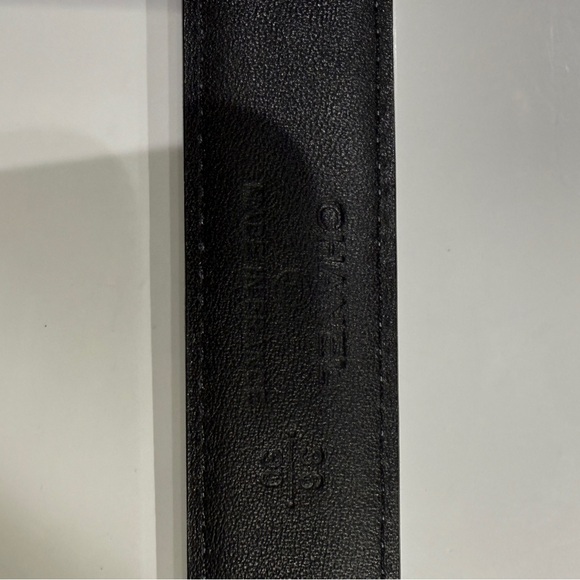 CHANEL - Picture 3 of 3